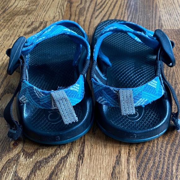 Blue/turquoise/white kids Chaco sandals, size 3. Excellent condition ships quick - Picture 5 of 15